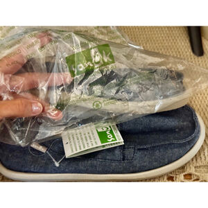 Shorty TX Women's Sanuk Slate Blue Chambray In Color Brand New in Bag Size 6